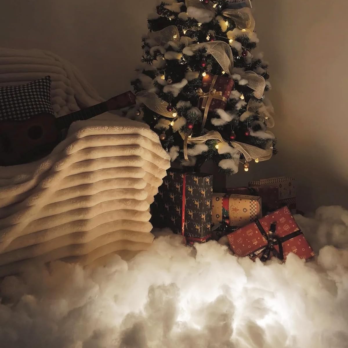 winemana 30oz Christmas Fake Snow Decor, Artificial Snow for Indoor Decorating, Cotton Like Fluffy Snow Stuffing for Winter Mantle Village Houses Christmas Tree Craft White Snow Decor - 细节图 5