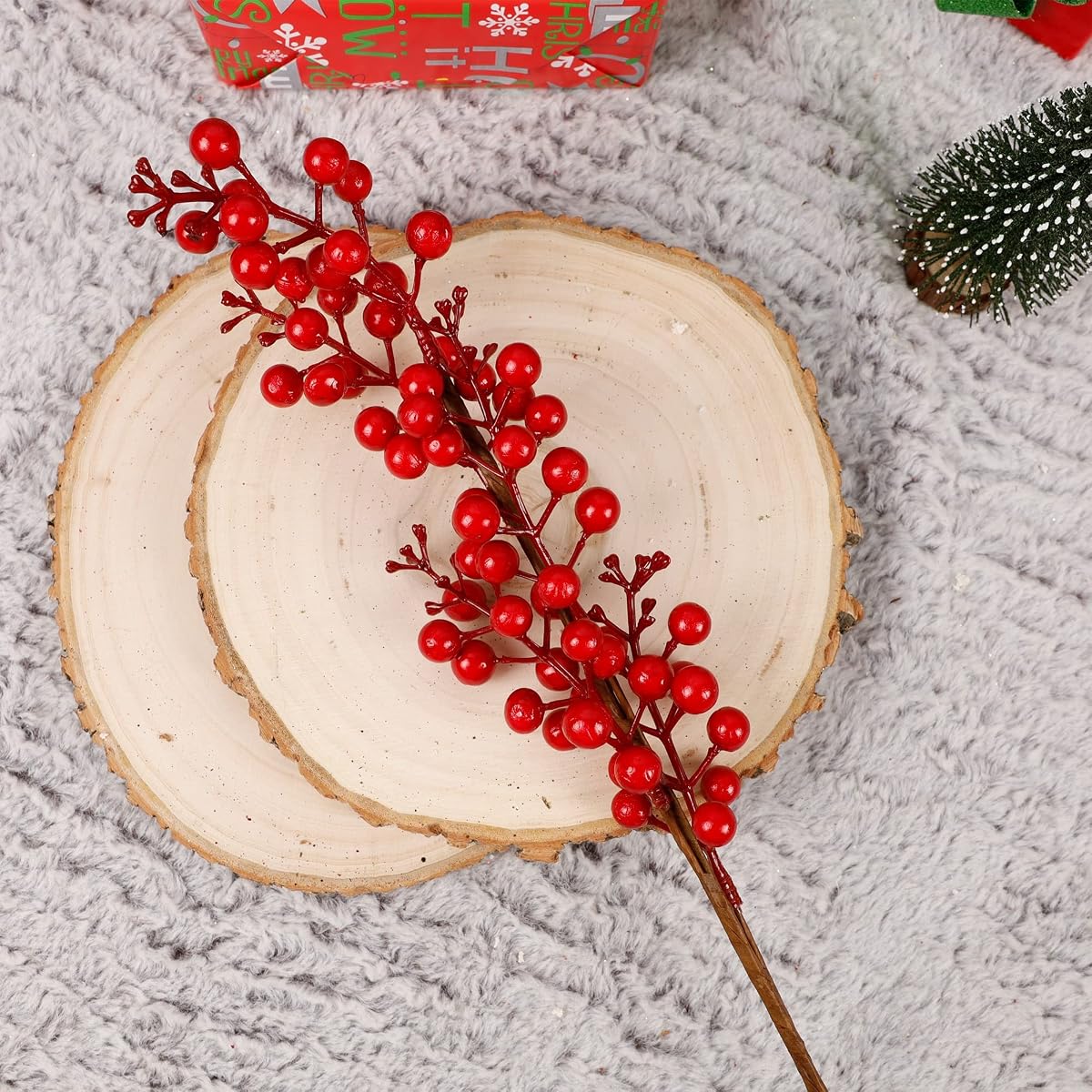 winemana 5 Pcs 19" Christmas Red Berries Stems, Picks for DIY Crafts Wreath Garland Christmas Ornaments Vase Decor - imagen de detalle 3