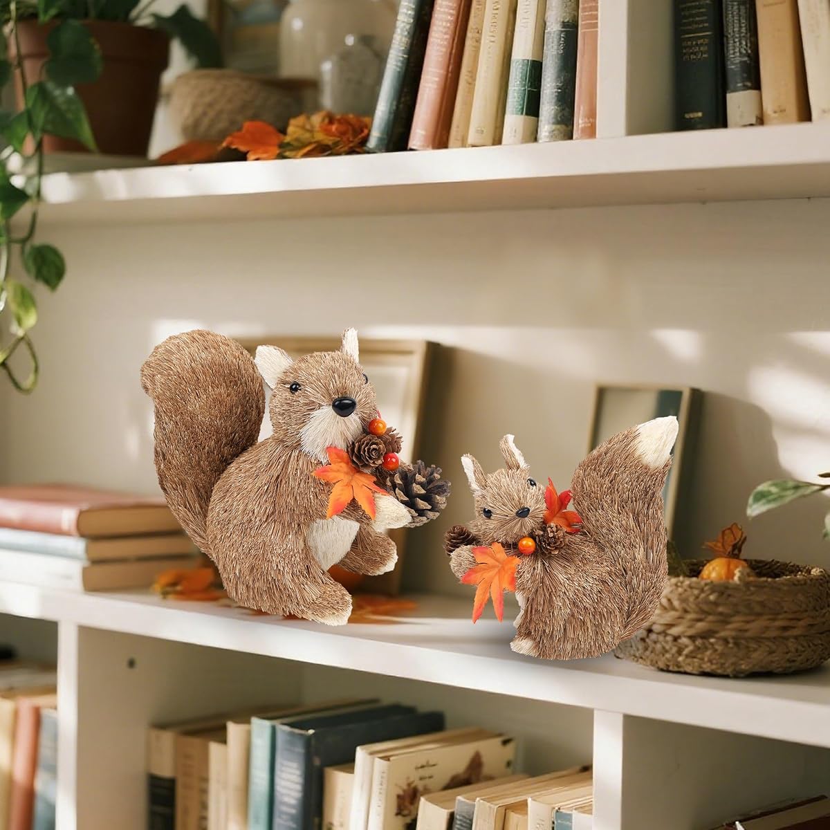 winemana Set of 2 Fall Decorations for Home Squirrels Table Decor - imagen de detalle 1