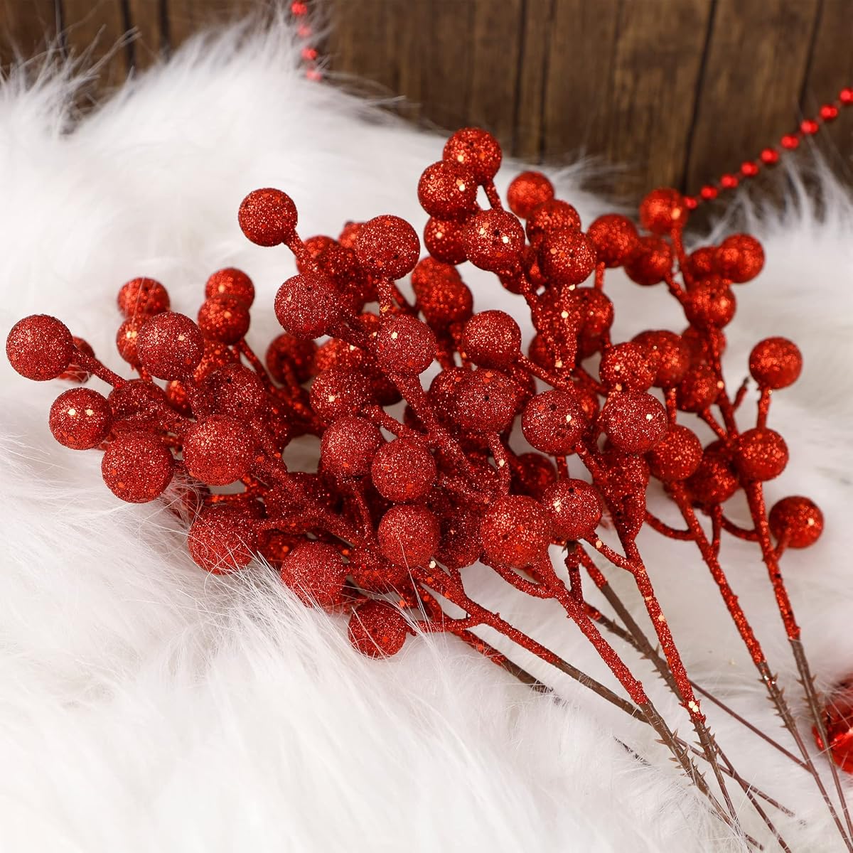 winemana 24 Pack 8 Inch Christmas Glitter Faux Winter Berry Sprigs, Artificial Sparking Red Berries Ornaments for Christmas Tree DIY Crafts Wreath Garland Decor (Red) - 细节图 2