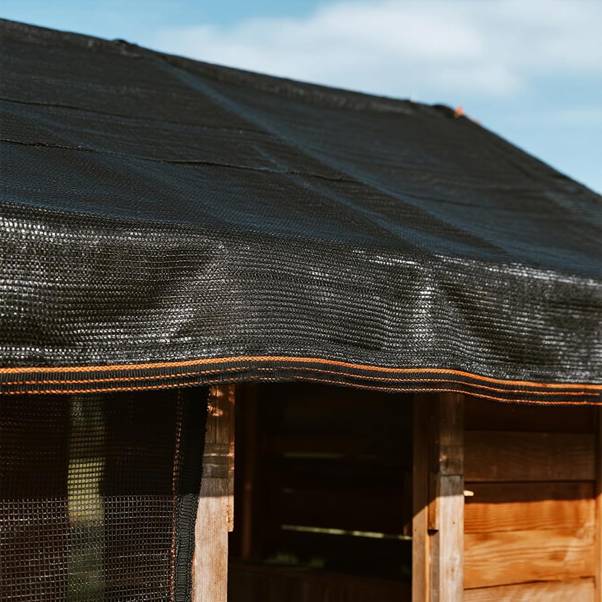 winemana 70% Black Shade Cloth, 20 x 20 FT Durable Mesh Tarp with Grommets, Resistant Garden Sun Shade Netting with Taped Edge for Plant Cover, Greenhouse, Patio, Tomatoes, Chicken Coop, Barn Kennel - imagem de detalhe 5