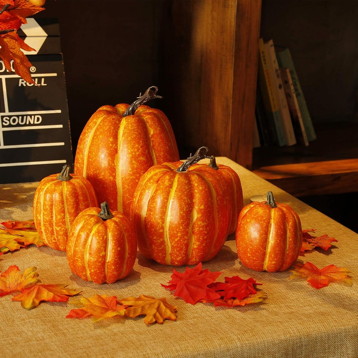 winemana Thanksgiving Decorations Artificial Pumpkins, Realistic Foam Yellow Pumpkin with 100 pcs Maple Leaves Made of Cloth, Fall Decorations for Home Kitchen Table Indoor Outdoor - 细节图 4