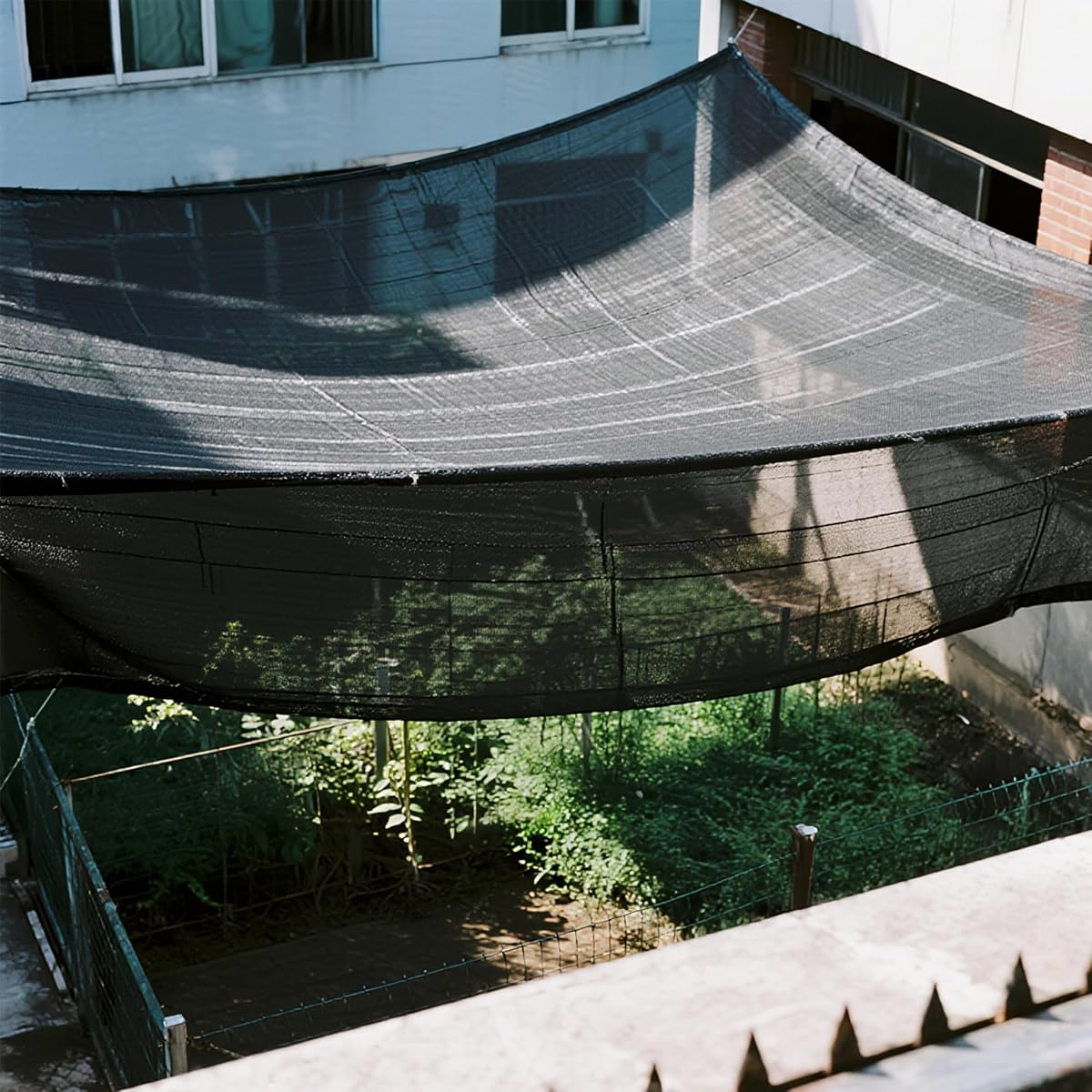 winemana 20x48 FT Black Shade Cloth, 70% UV Resistant Mesh Tarp with Reinforced Grommets, Breathable Sun Shade Net for Garden, Greenhouse, Patio Plants and Animal Coop Cover - imagen de detalle 2