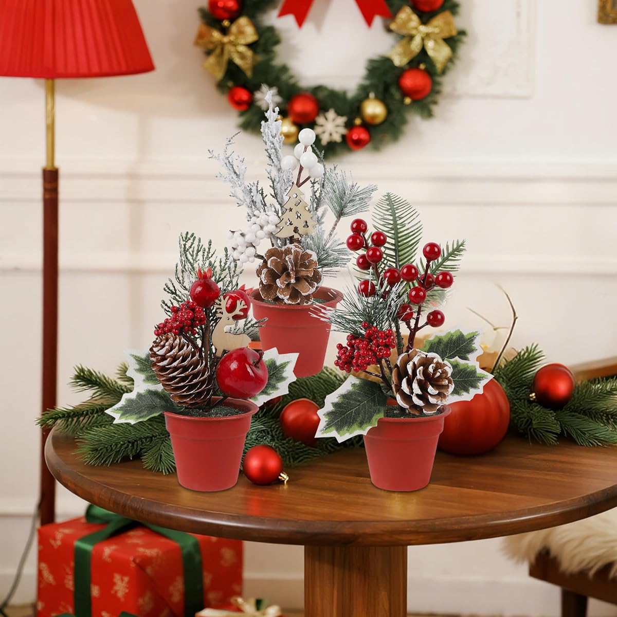 winemana Mini Christmas Tree Table Decorations, 6 Pcs Small Artificial Tree with Pine Cones & Red Berry, Holiday Tabletop Centerpiece for Home Kitchen Room Mantel Winter Party Decor - imagen de detalle 4