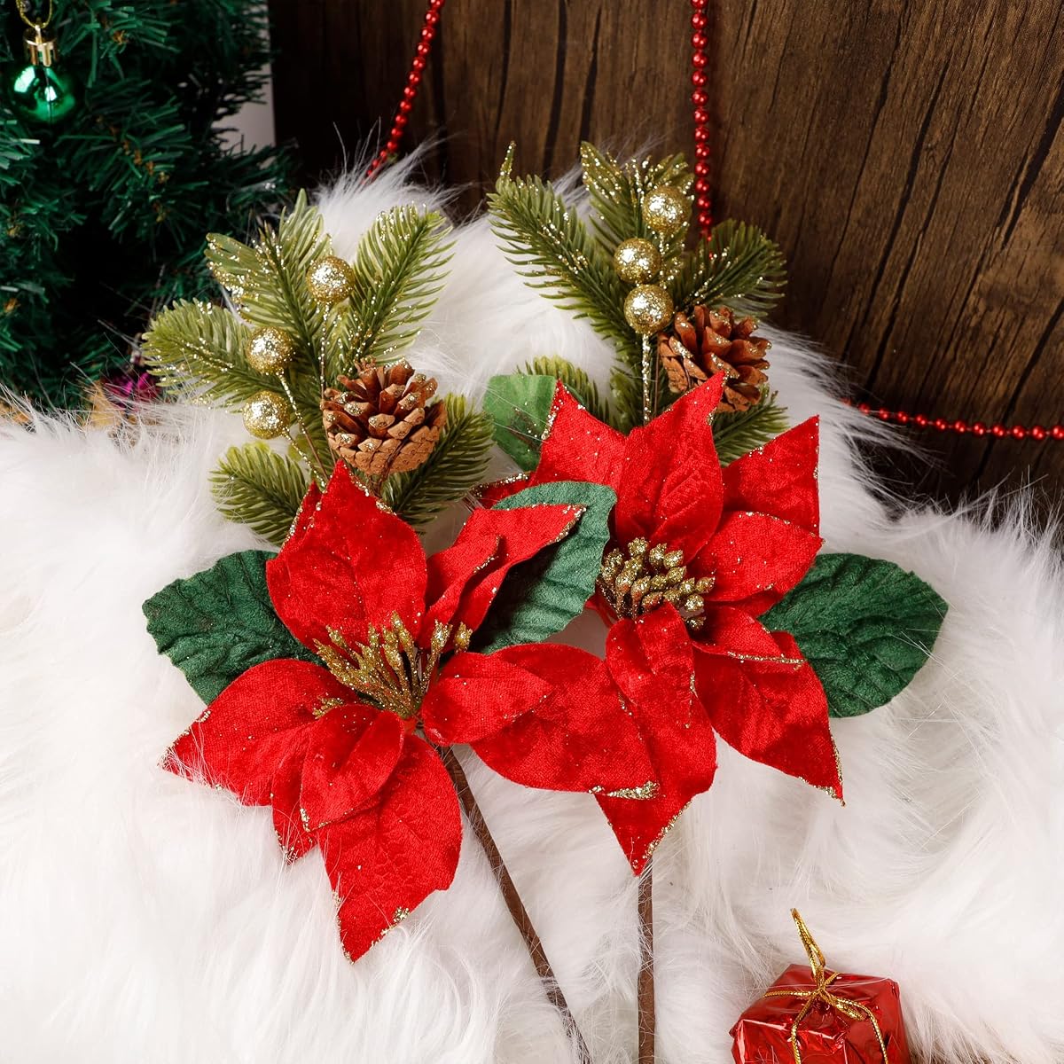 winemana 6 Pack 13.8'' Christmas Elegant Faux Evergreen Sprigs + Gold Globe & Red Flower Ornaments + Pine Cone + Green Poinsettia Leaf + Flowers in Clever Pine Cone Shape - 细节图 4