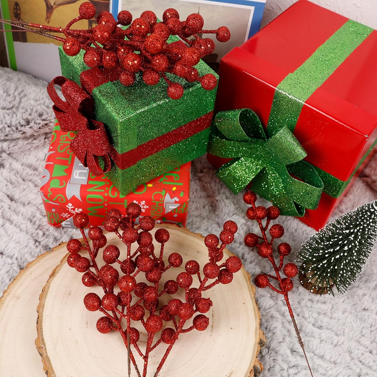 winemana 24 Pack 8 Inch Christmas Glitter Faux Winter Berry Sprigs, Artificial Sparking Red Berries Ornaments for Christmas Tree DIY Crafts Wreath Garland Decor (Red) - 细节图 5