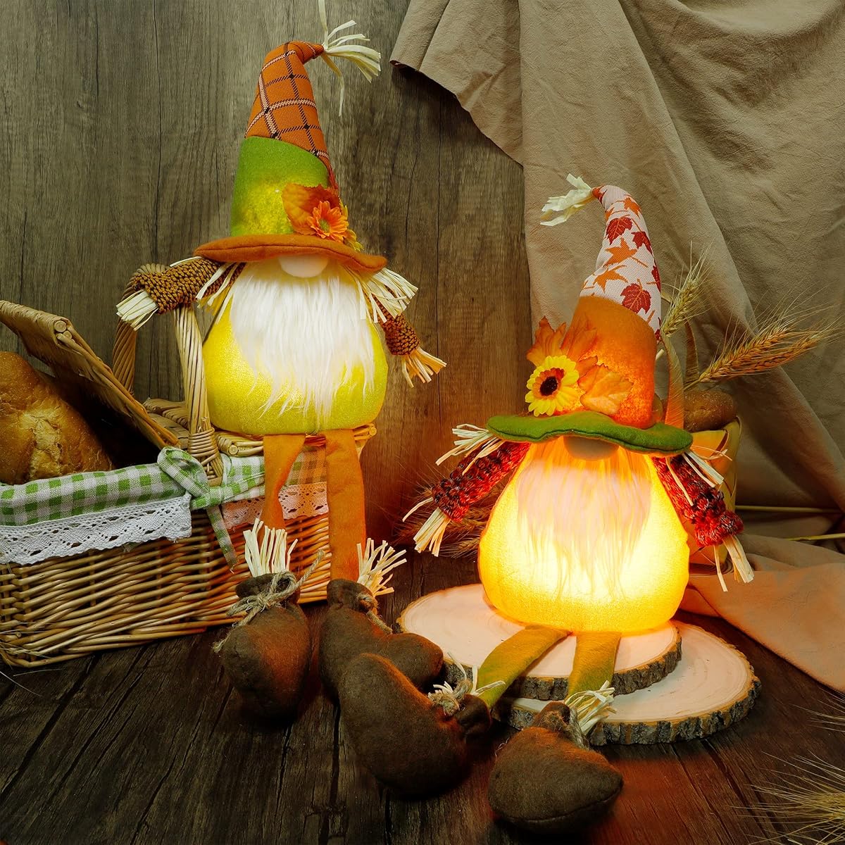 winemana Thanksgiving Tabletop Decorations Set of 2 Gnomes with Lights, Fall Swedish Tomte Dwarf Figurine for Home Kitchen Fireplace (25.6" x 8") - imagem de detalhe 6